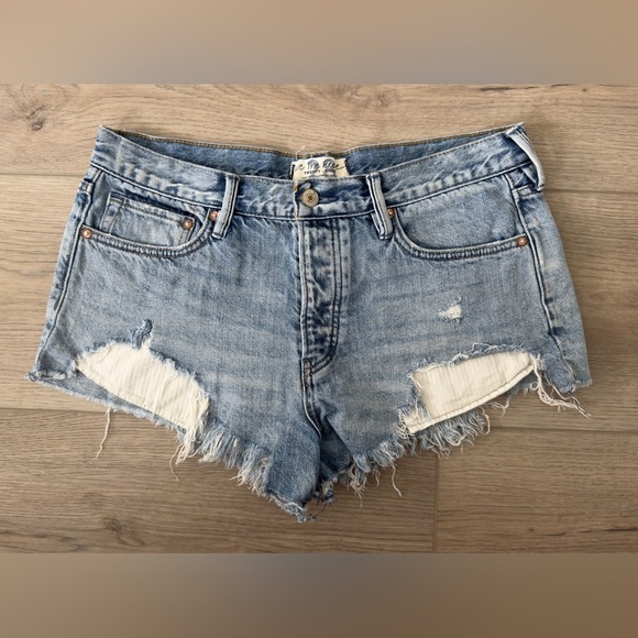 Free People Denim Blue Distressed Women's Shorts 🩳 - Picture 1 of 8